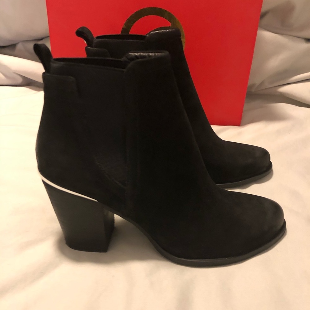 The Wishbone Collection booties